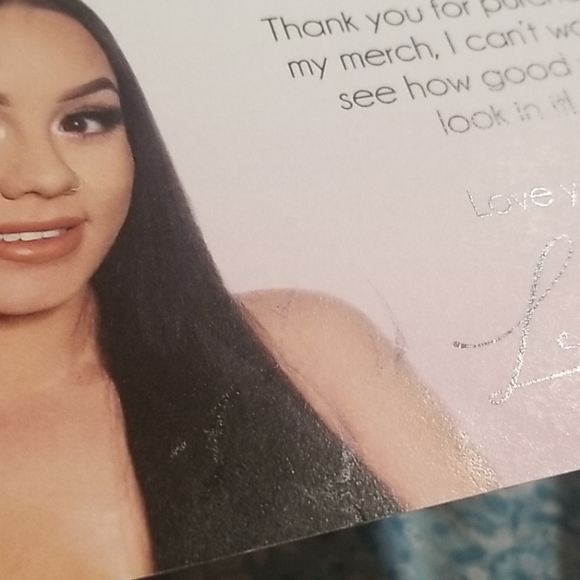 Les Do Makeup Post Card - Picture 3 of 8